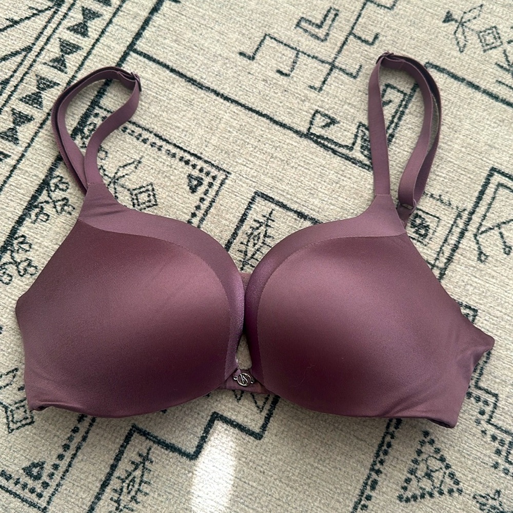 Victoria's Secret VS Very Sexy Push-Up Bra Lilac Purple Satin Soft Sz 32B Padded